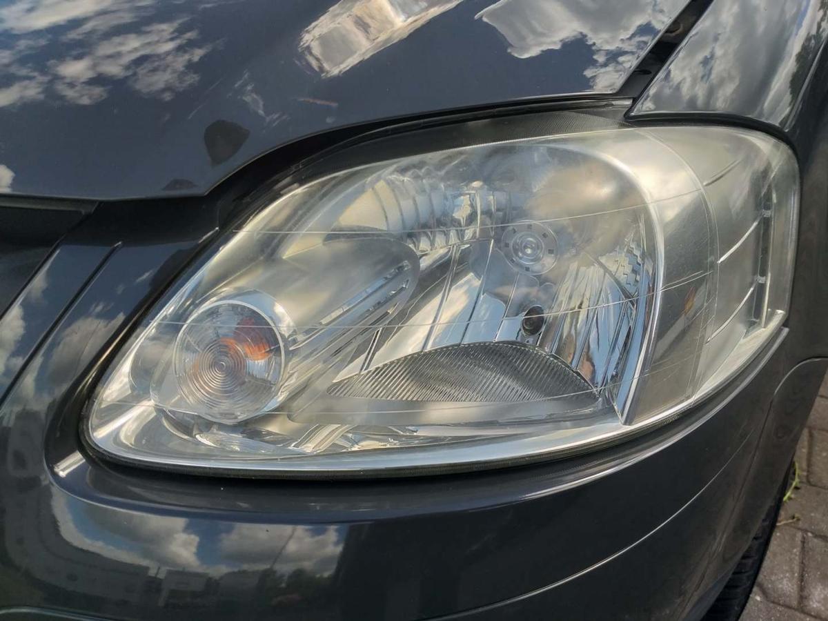 VW Fox original Scheinwerfer vorn links Halogen Bj.2010 VW Fox original Scheinwerfer vorn links Halogen Bj.2010
